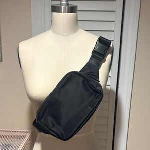 Lululemon black nylon belt bag